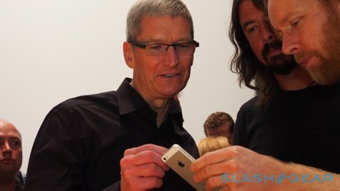 Apple móc túi người dùng iPhone 5 thế nào?