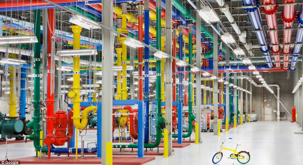 Ngắm nghía bên trong trung tâm dữ liệu của Google