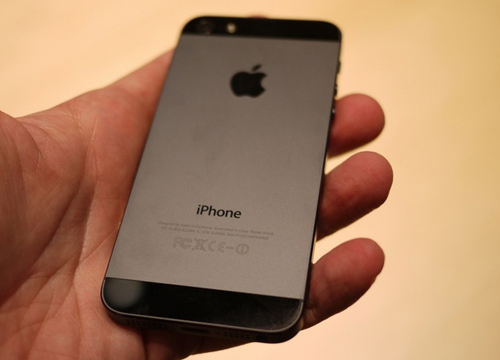 iPhone 5 đánh bại Galaxy S III về hiệu năng