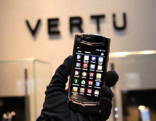 Smartphone Android đầu tiên của Vertu về Việt Nam